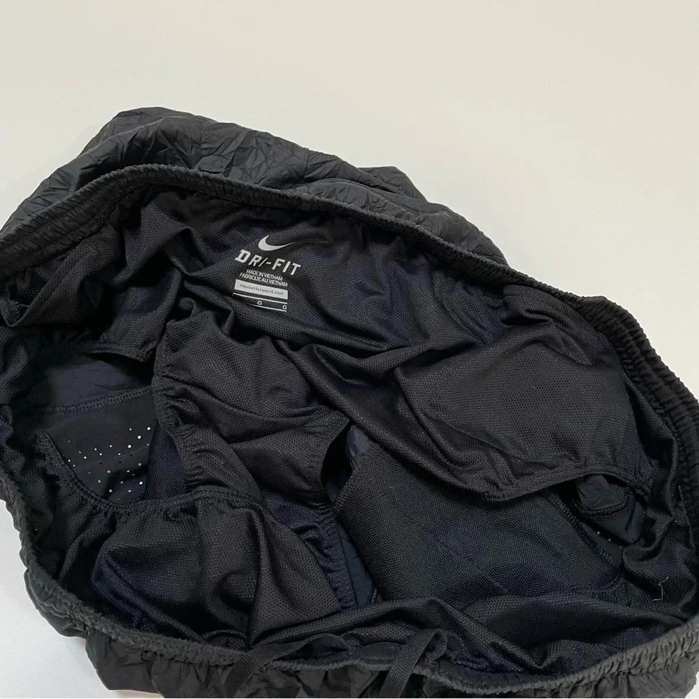 RARE! NIKE Tech Pack Woven Crinkle Shorts Lined in Black size large